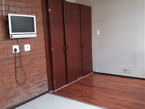 Bachelor apartment in Braamfontein