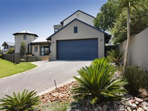 3 Bed House in Waterfall Country Village