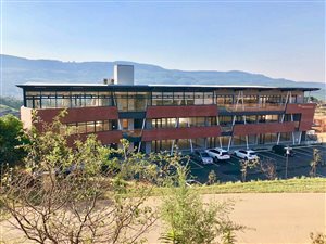 136 m² Commercial space in Montrose