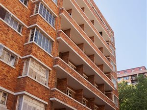 Bachelor apartment in Hillbrow