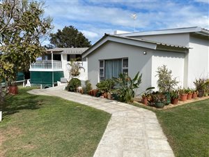 5 Bed House in Boesmansriviermond