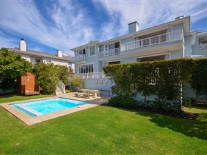 5 Bed House in Robberg Ridge