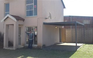 2 Bedroom Townhouse in Vanderbijlpark CW