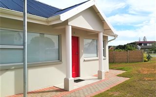 3 Bedroom House in Stilbaai