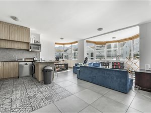 3 Bed Apartment in Claremont Upper
