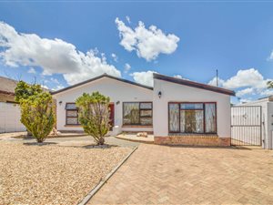 4 Bed House in Kuilsriver