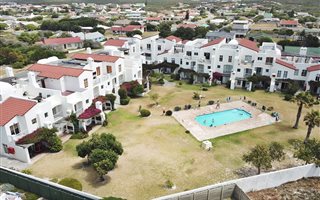 3 Bedroom Apartment in Struisbaai
