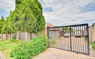 2 Bedroom House in Cosmo City