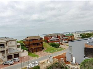 494 m² Land available in Stilbaai