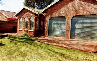 3 Bedroom House in Leondale