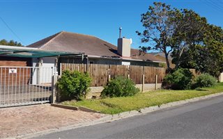 3 Bedroom House in Fish Hoek