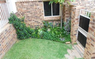 2 Bedroom Townhouse in Moreleta Park