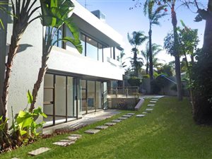 5 Bed House in River Club