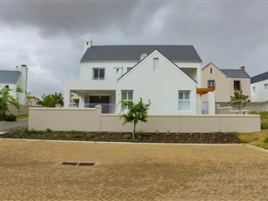 4 Bed House in Jamestown