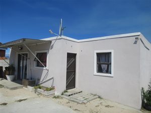 3 Bed House in Malibu Village