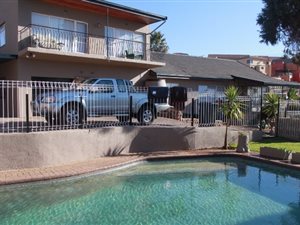 4 Bed House in Greymont