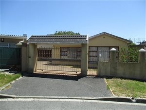 3 Bed House in Pinati