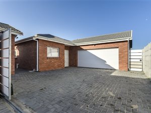 3 Bedroom House in Pinelands