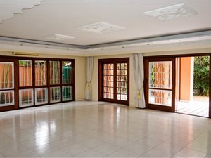 1200 m² Commercial space in Durban North