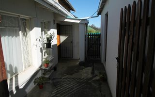 1 Bedroom House in East Bank