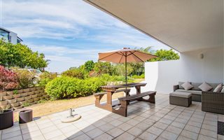 2 Bedroom Apartment in Mouille Point
