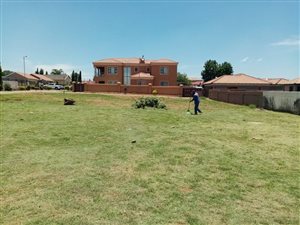 500 m² Land available in Chantelle
