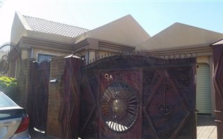3 Bedroom House in Philip Nel Park