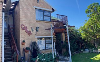 3 Bedroom House in Paradise Beach