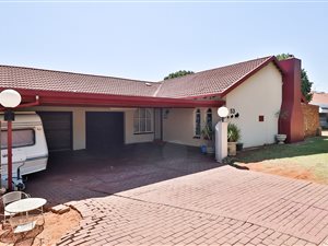 4 Bed House in Pierre van Ryneveld