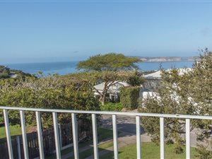 4 Bed House in Signal Hill