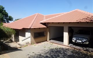 3 Bedroom House in Maroelana