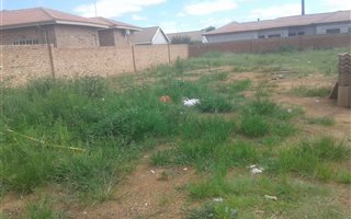 1200 m² Land available in Aerorand