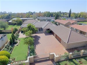 4 Bed House in Grimbeek Park