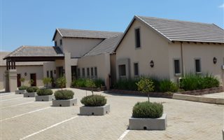 7902 m² Land available in Mooikloof Heights