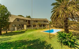 11 Bedroom House in Chartwell