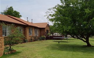 4.5 ha Farm in Sterkfontein and surrounds
