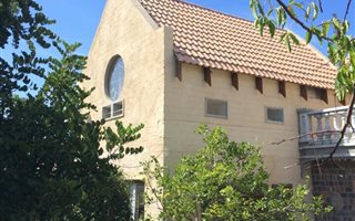 1 Bedroom House in West Beach