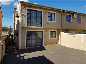 6 Bed House in Stanmore