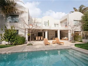 5 Bed House in Atholl