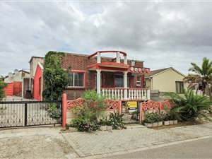 2 Bedroom House in Klein Nederburg