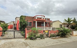 2 Bedroom House in Klein Nederburg