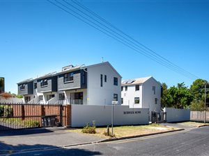 3 Bed Townhouse in Wynberg