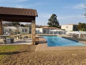 2 Bed Apartment in Broadacres