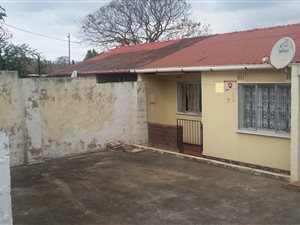 3 Bed House in Trenance Manor