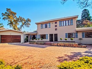 4 Bed House in Maroelana