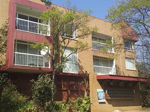 2 Bed Apartment in Zwartkop