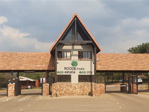 948 m² Land available in Roodeplaat