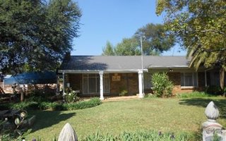 4 Bedroom House in Miederpark