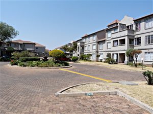 1 Bed Townhouse in Edenglen