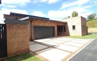 3 Bedroom Simplex in Chase Valley